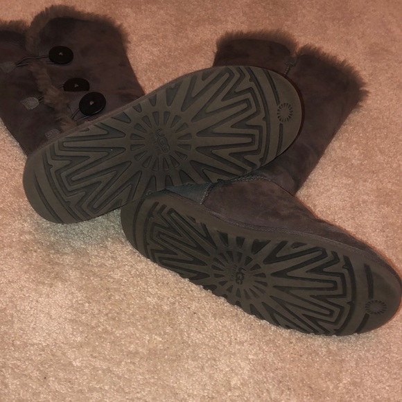 Tall Uggs with buttons on side - Picture 2 of 2
